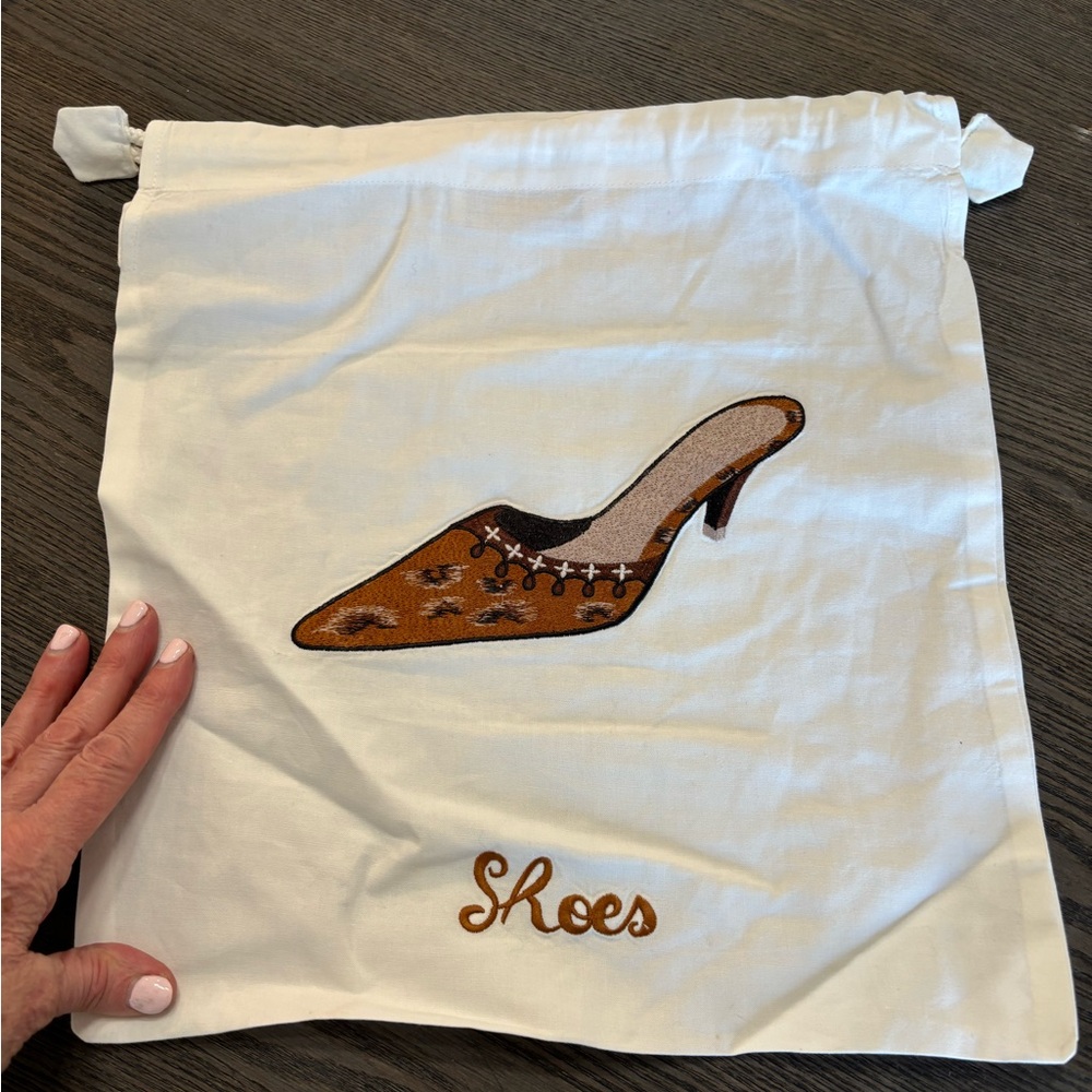 White Shoe Dust Bag with Brown Embroidered Heel - Picture 4 of 4